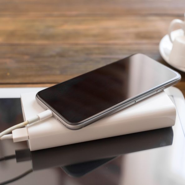 รวมพฤติกรรมต้องห้าม เสี่ยงทำ Power Bank พัง อุปกรณ์ต่อชาร์จชำรุดเสียหาย